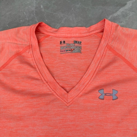 Women’s Under Armour Heat Gear Semi Fitted Short Sleeve V-Neck Shirt Small - Picture 5 of 16